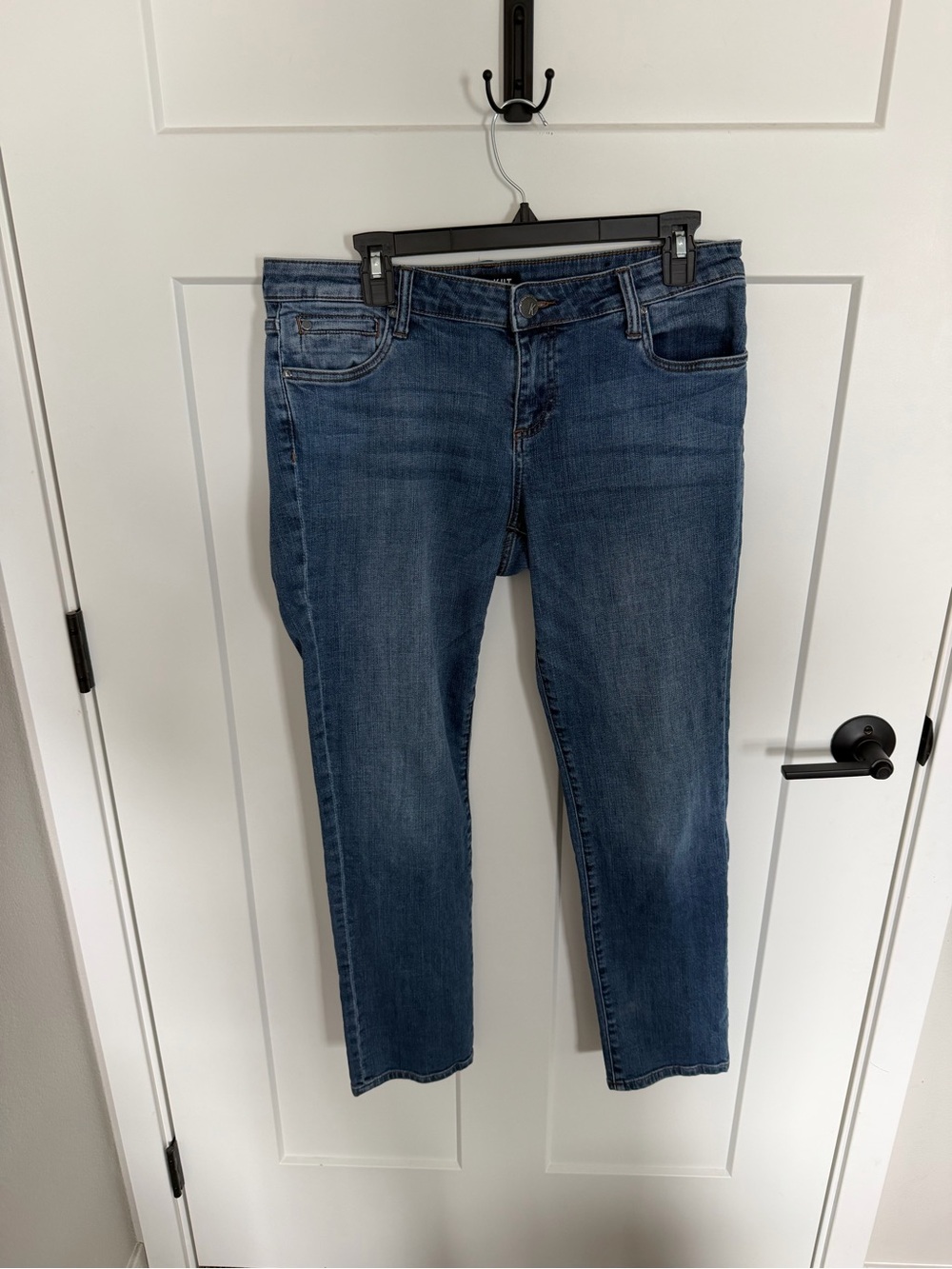 Kut from the Kloth woman’s Straight Jeans - Medium Blue Wash